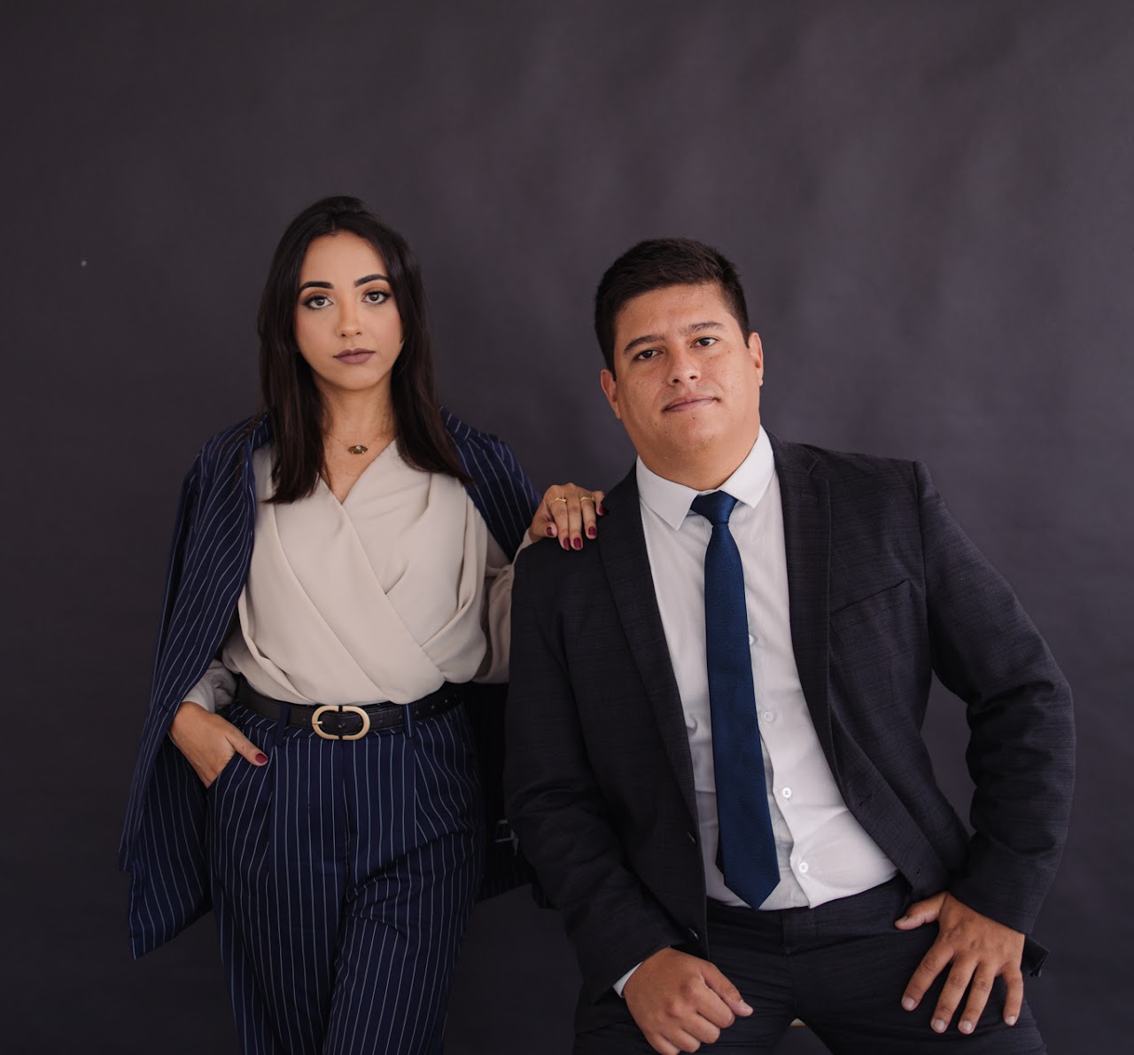 Daiane Mendes Monteiro à esquerda e Pedro Inácio Souza Oliveira à direita